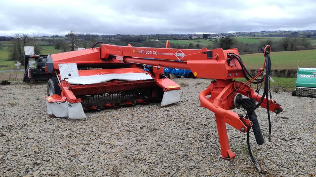 Faucheuse conditionneuse Kuhn 303 GC © Ets Bousquié