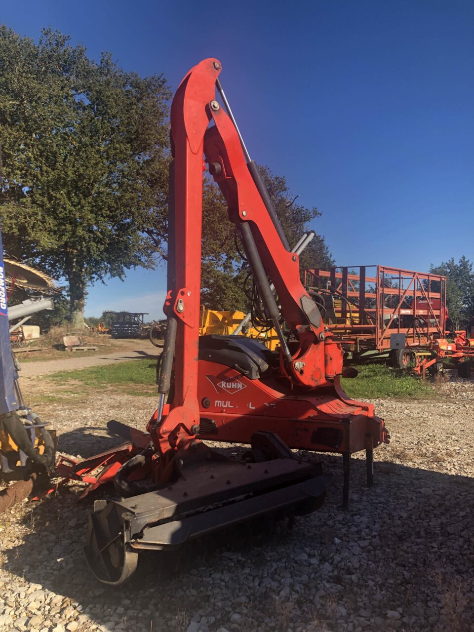 Epareuse Kuhn EP 5057 P © Ets Bousquié