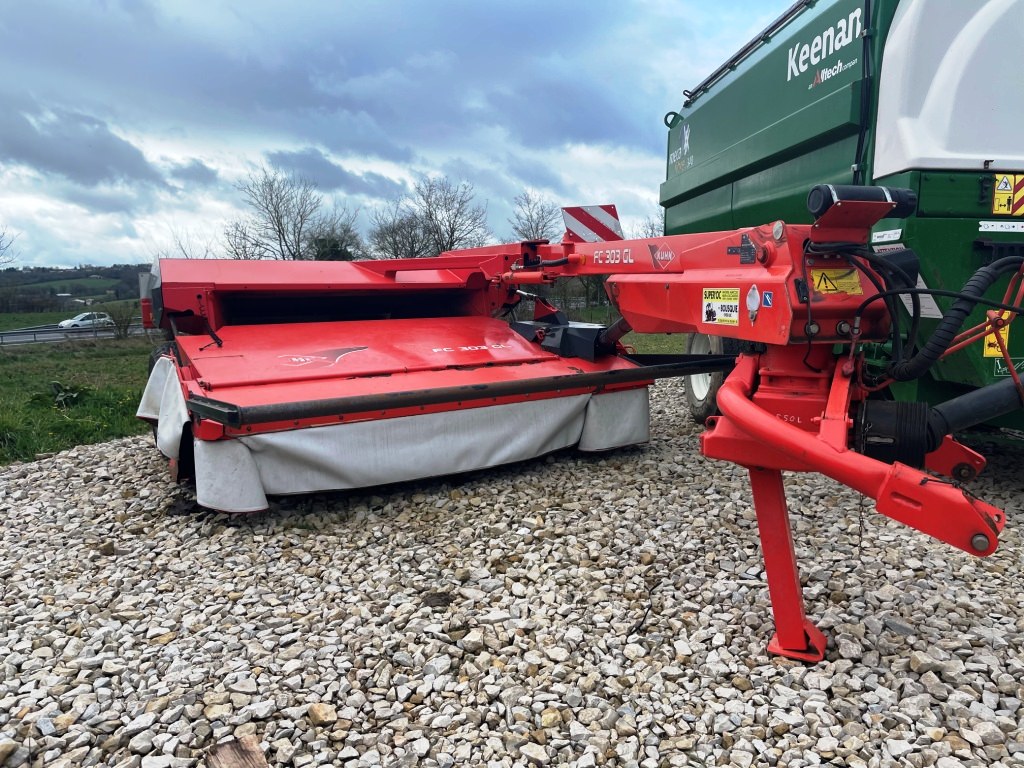 Faucheuse conditionneuse Kuhn FC 303 GL © Ets Bousquié