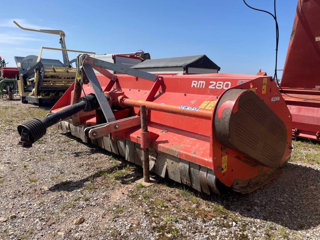 Broyeur à axe horizontal Kuhn RM 280 © Ets Bousquié