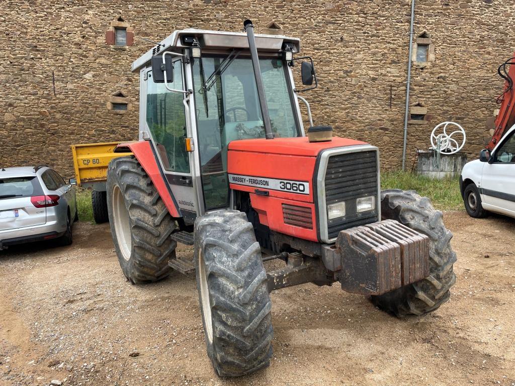 Tracteur MASSEY FERGUSON 3060 © Ets Bousquié